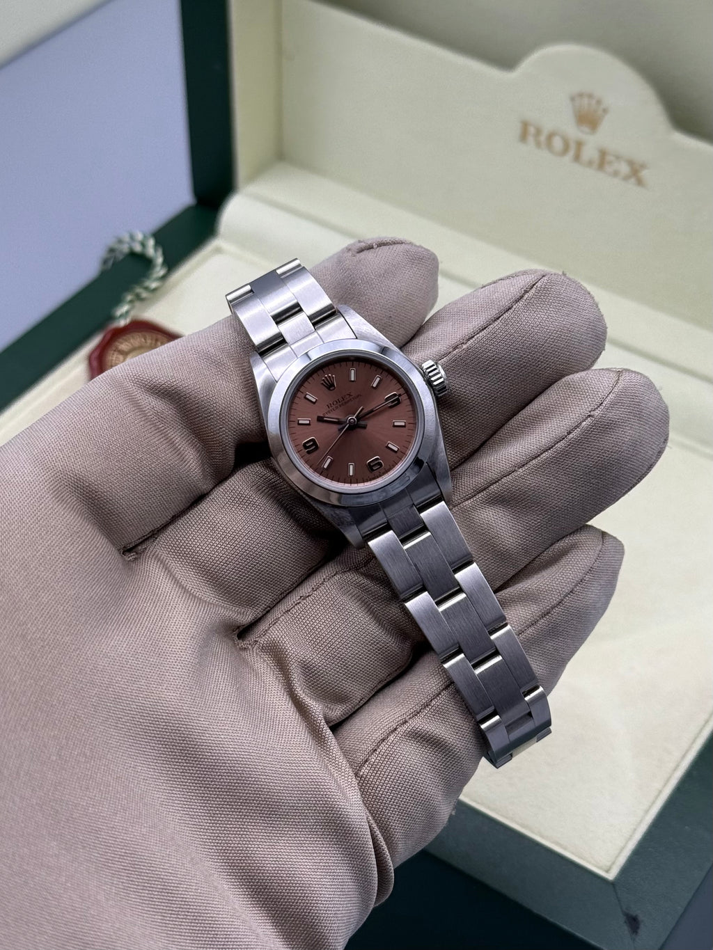 Lady-Oyster Perpetual 24mm, Pink Salmon Dial, 67180