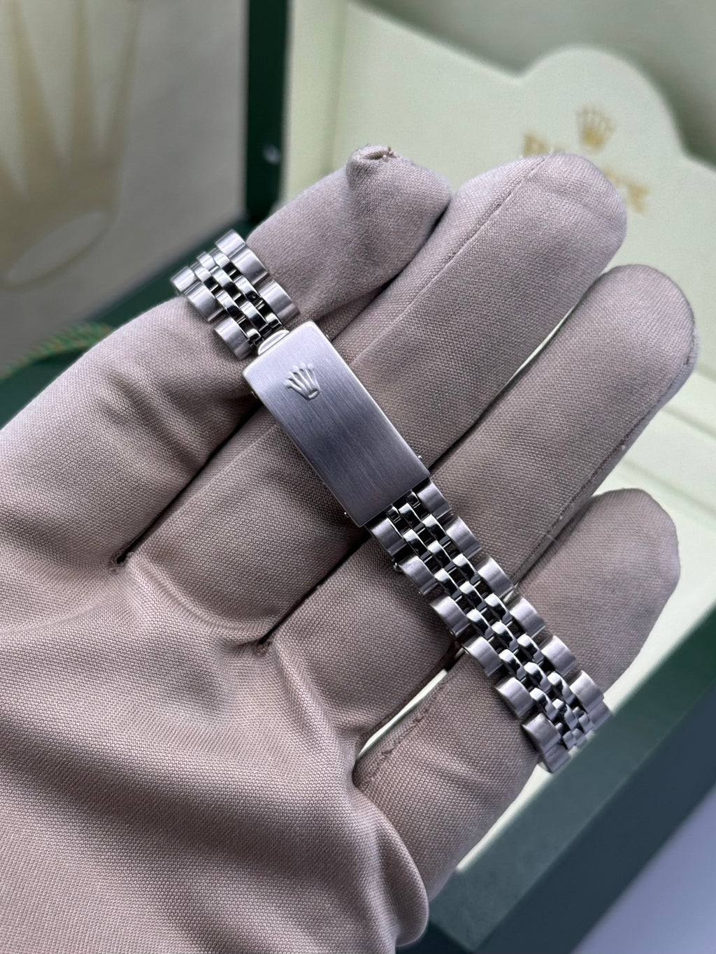 Lady-DateJust 26mm, Olive Diamond Dial, 69174