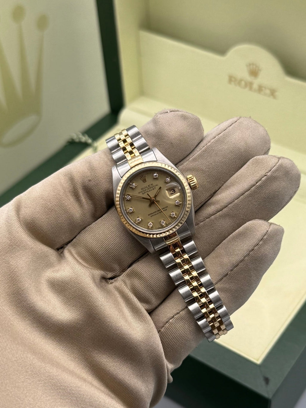 DateJust 26mm, Champagne Diamond Dial, 6917 - Gla Jeweller