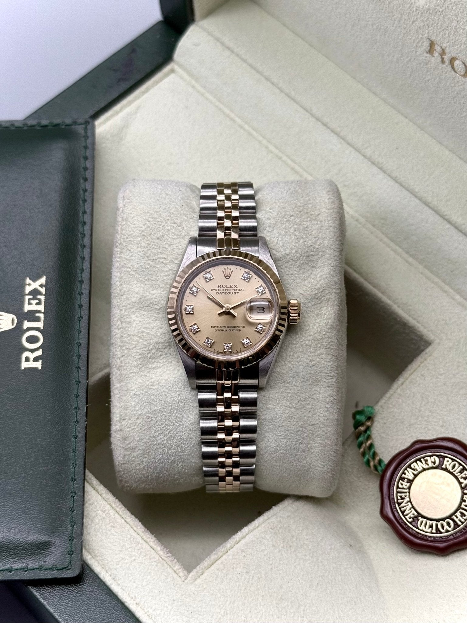 Lady - DateJust 26mm | Champagne Diamond Dial - Gla Jeweller