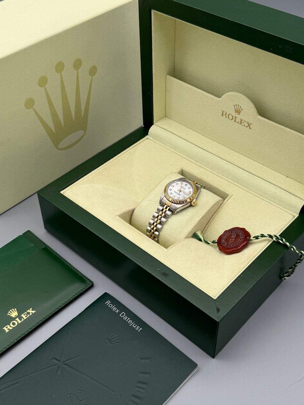 Lady-DateJust 26mm, Mop Diamond Dial - Gla Jeweller